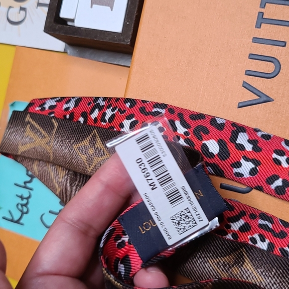 BRANDNEW UNUSED LOUIS VUITTONLV 3D MONOGRAM MARRON BANDEAU IN BROWN RED JUNGLE - Picture 9 of 11